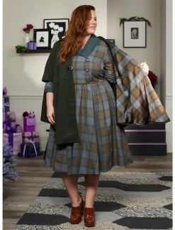 HUNIVERS Her Universe Outlander Hooded Cape Plus Size -Her Universe shop unnamed file 118