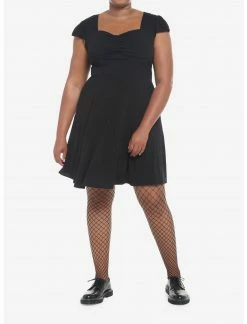 HUNIVERS Black Retro Sweetheart Dress Plus Size -Her Universe shop unnamed file 535