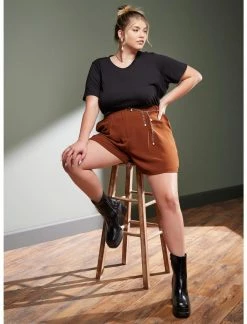 HUNIVERS Her Universe Black Crewneck Favorite T-Shirt Plus Size -Her Universe shop unnamed file 846